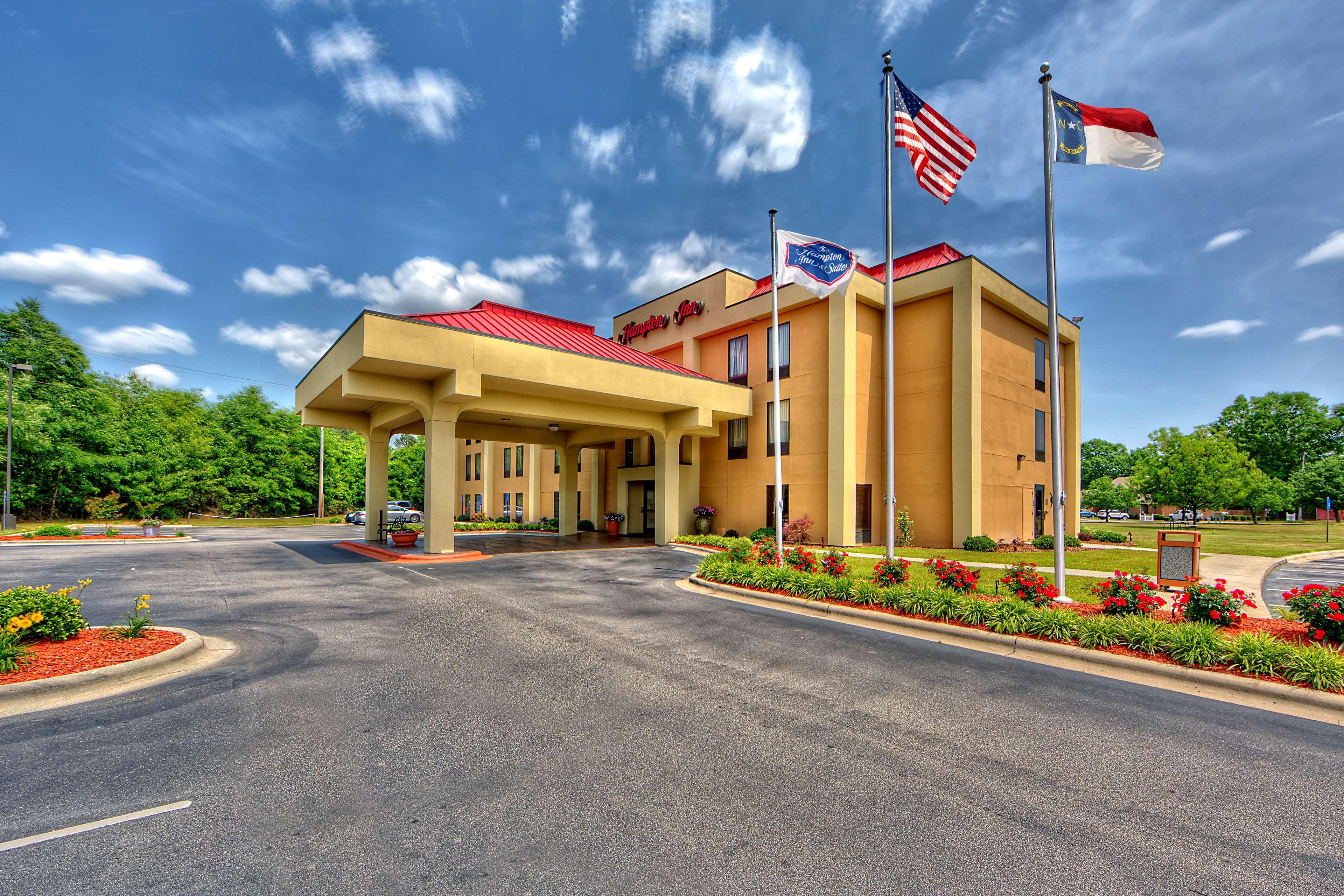 Hampton Inn Laurinburg Exterior photo